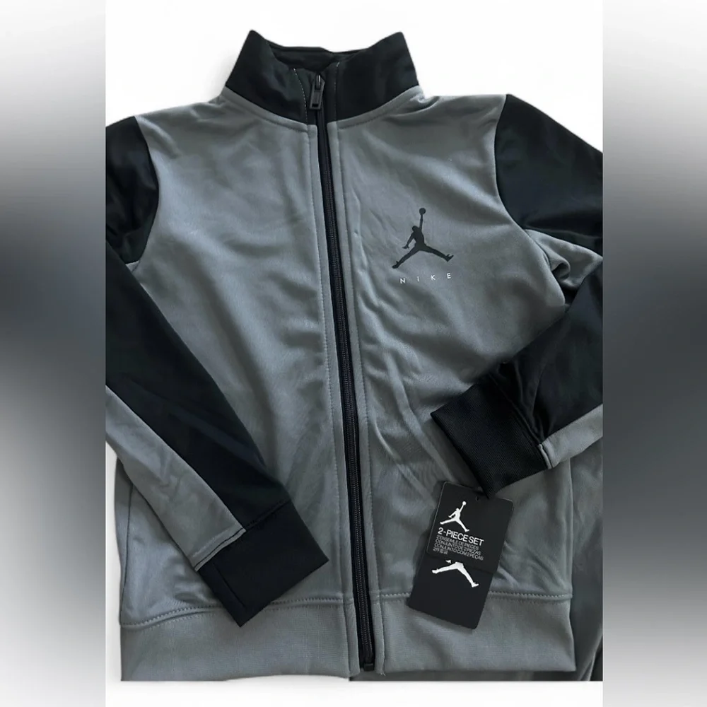 Nike Air Jordan Black and Gray Athletic 2PC Set Boys Size 5-6 NWT